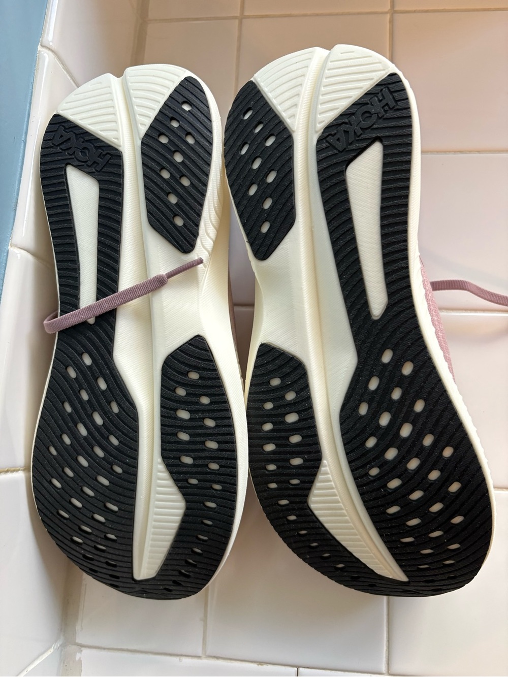 NWOB Hoka One One Women's Mach 6 LA Running Sneakers Cosmic Pearl/ Quartzite 11B - Picture 3 of 8